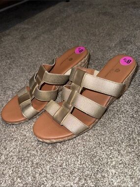 Tommy Bahama Gold Strappy Wedge Mules